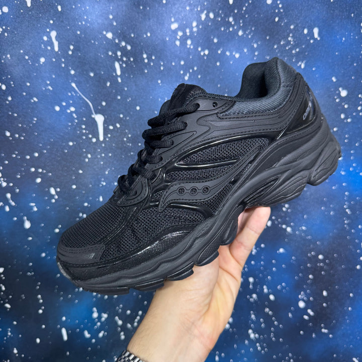 Saucony ProGrid Omni 9 – Triple Black