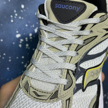 Saucony ProGrid Omni 9 – Gris Vert / Blanc