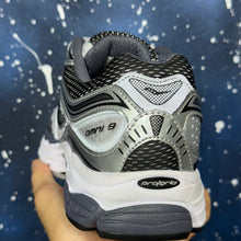 Saucony ProGrid Omni 9 – Argenté & Gris / Noir