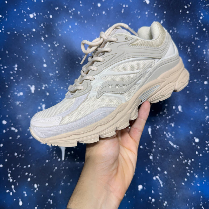 Saucony ProGrid Omni 9 – Cream / Silver
