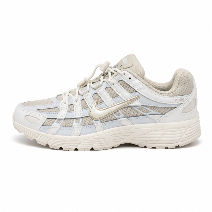 Nike P-6000 – Crème / Blanc