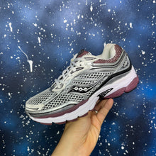 Saucony ProGrid Omni 9 – Argenté / Bordeaux