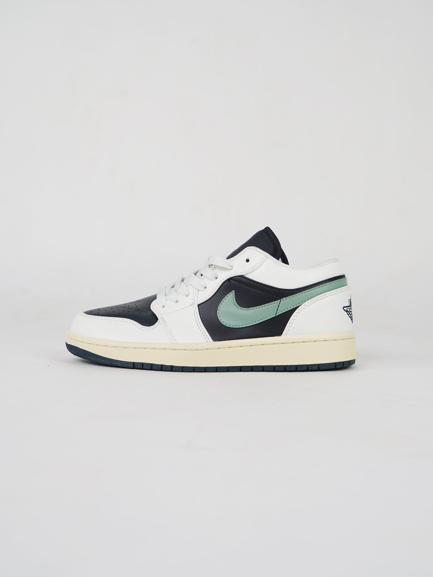 Jordan 1 Low White Mint – Vintage Edition