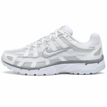 Nike P-6000 – Blanc / Gris Argenté